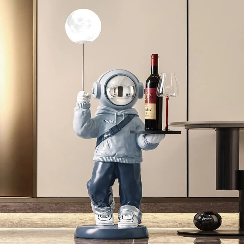 Astronaut Sculptural Resin Floor Lamp 1 (2)