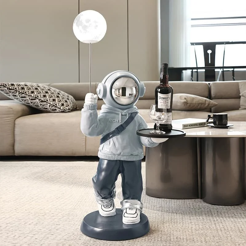 Astronaut Sculptural Resin Floor Lamp 1 (3)
