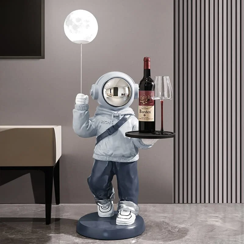 Astronaut Sculptural Resin Floor Lamp 1 (4)