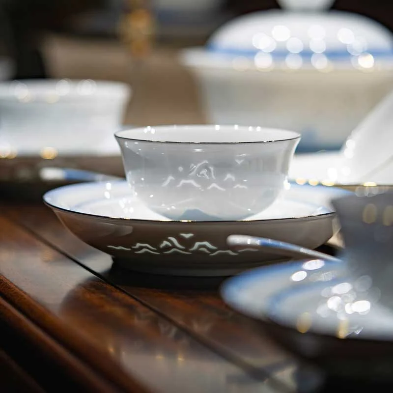 Blue And White Delicate Porcelain Tableware Set (5)