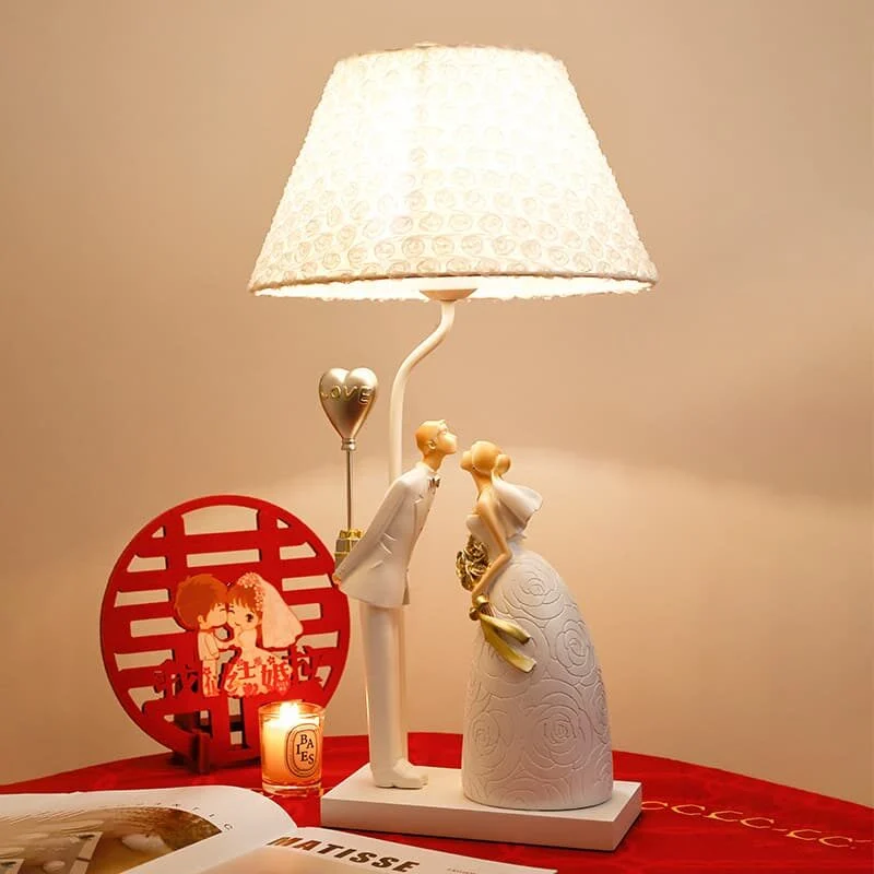 Bride & Groom Resin Table Lamp (2)