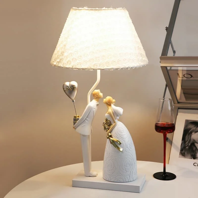 Bride & Groom Resin Table Lamp (3)