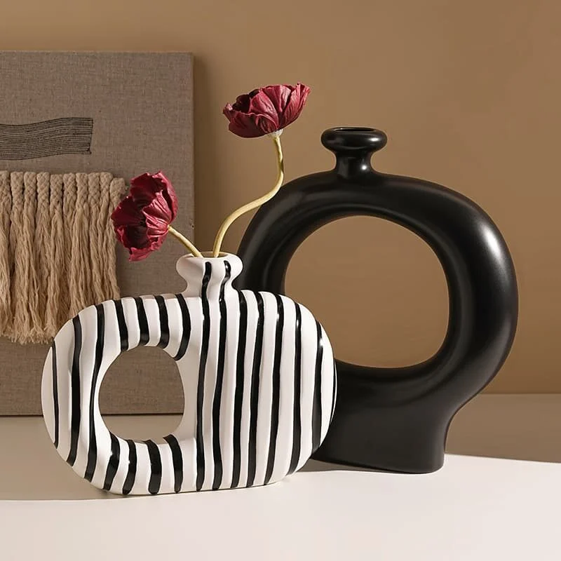 Creative Black & White Striped Ceramic Vase Set – Retro Modern Collection (1)