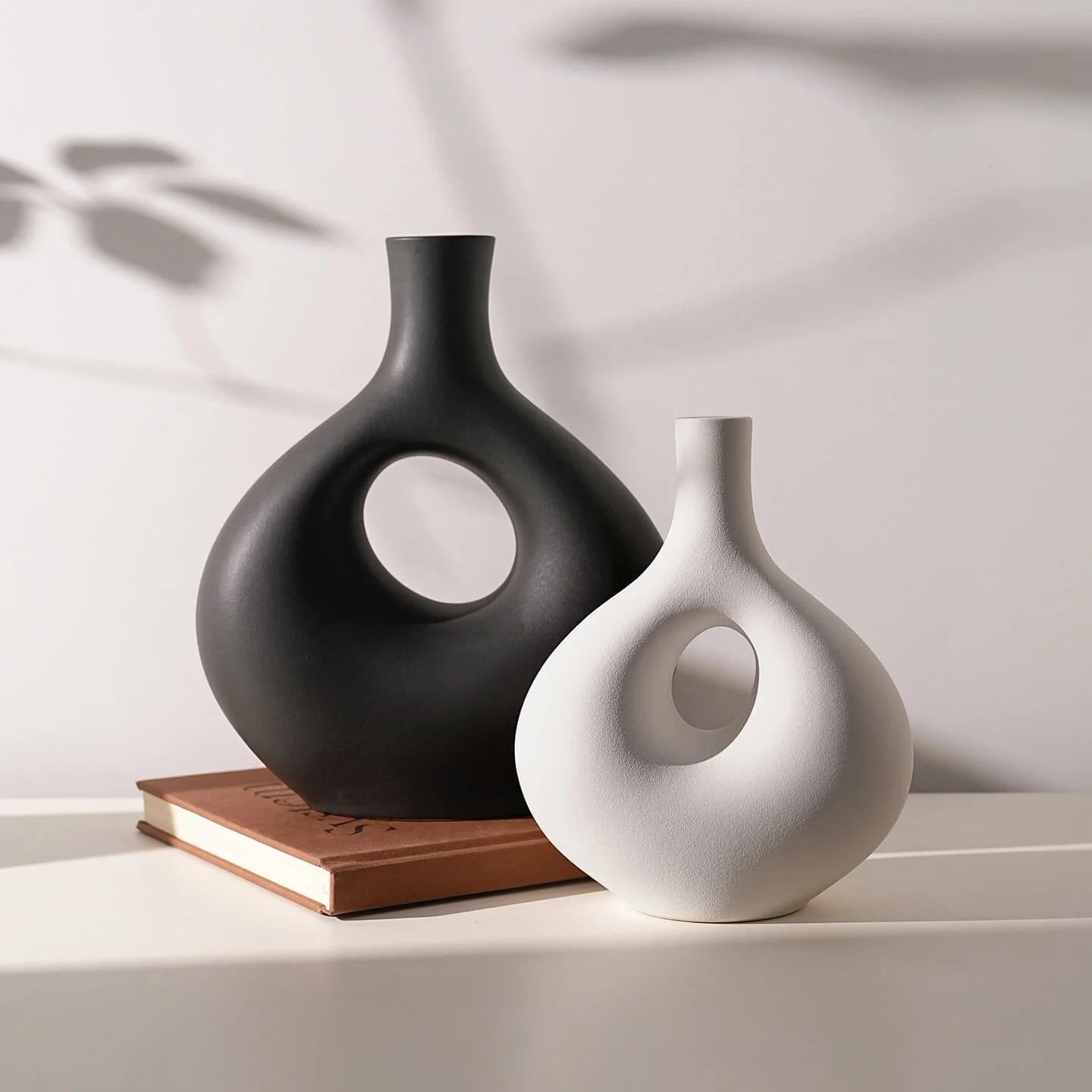 Donut Shaped Ceramic Vase Modern (2)