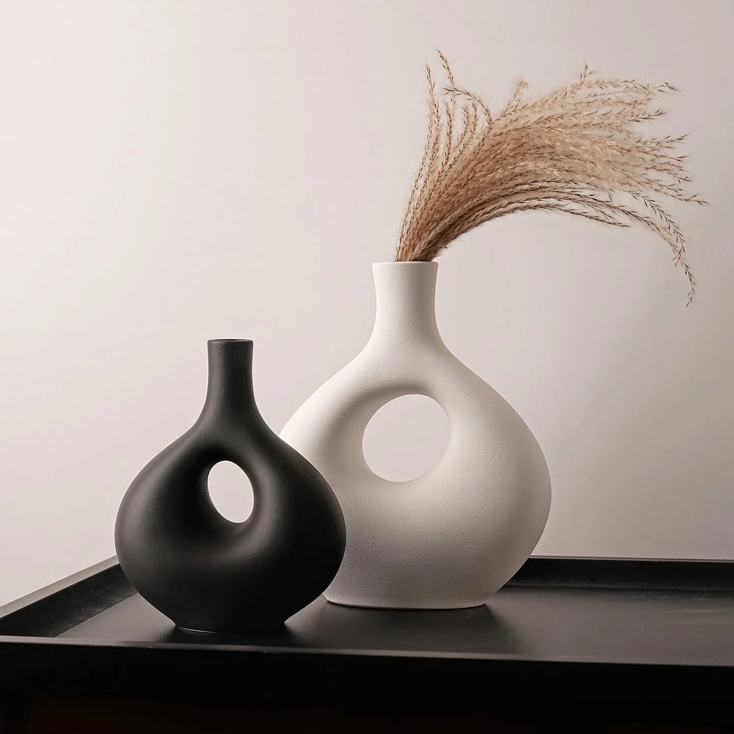 Donut Shaped Ceramic Vase Modern (5)