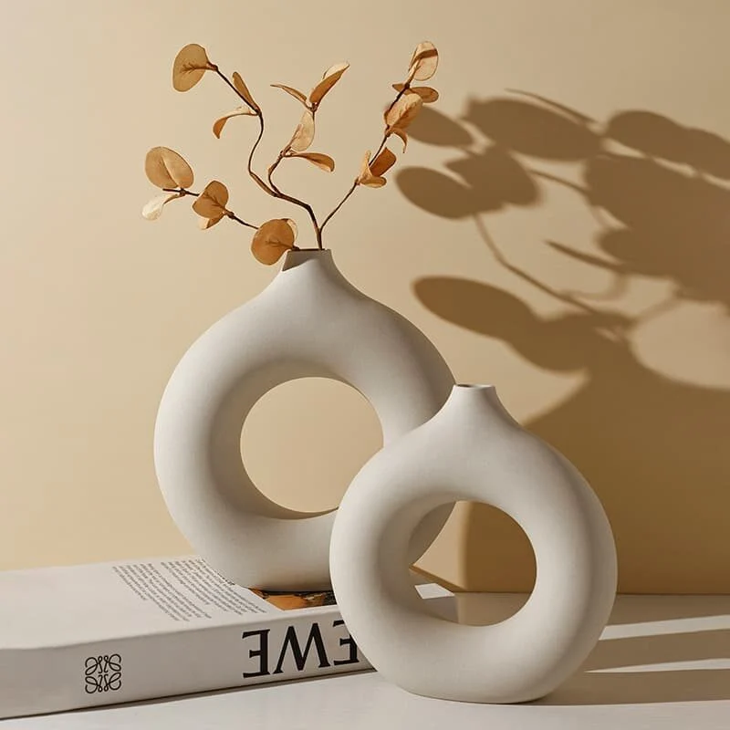 Donut Shaped Ceramic Vase – Creative Modern Décor (2)