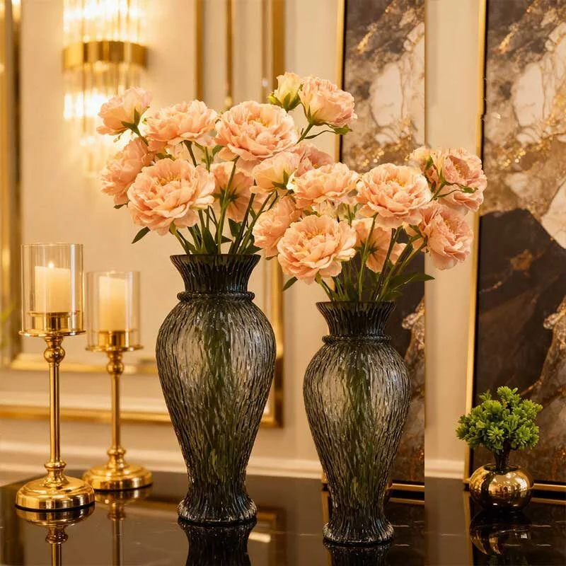 Elegant Curved Glass Vase (2)