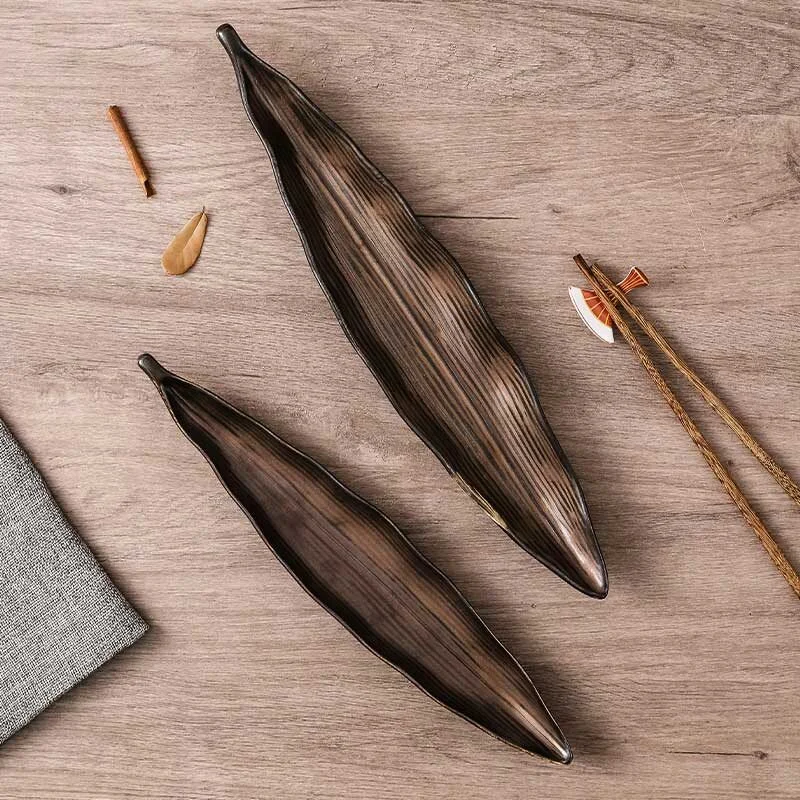 Japanese Style Creative Leaf Shaped Sanma Plate (1)