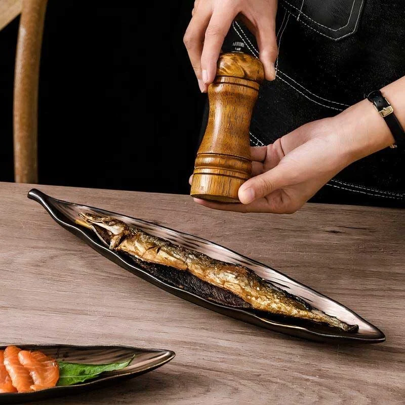 Japanese Style Creative Leaf Shaped Sanma Plate (4)