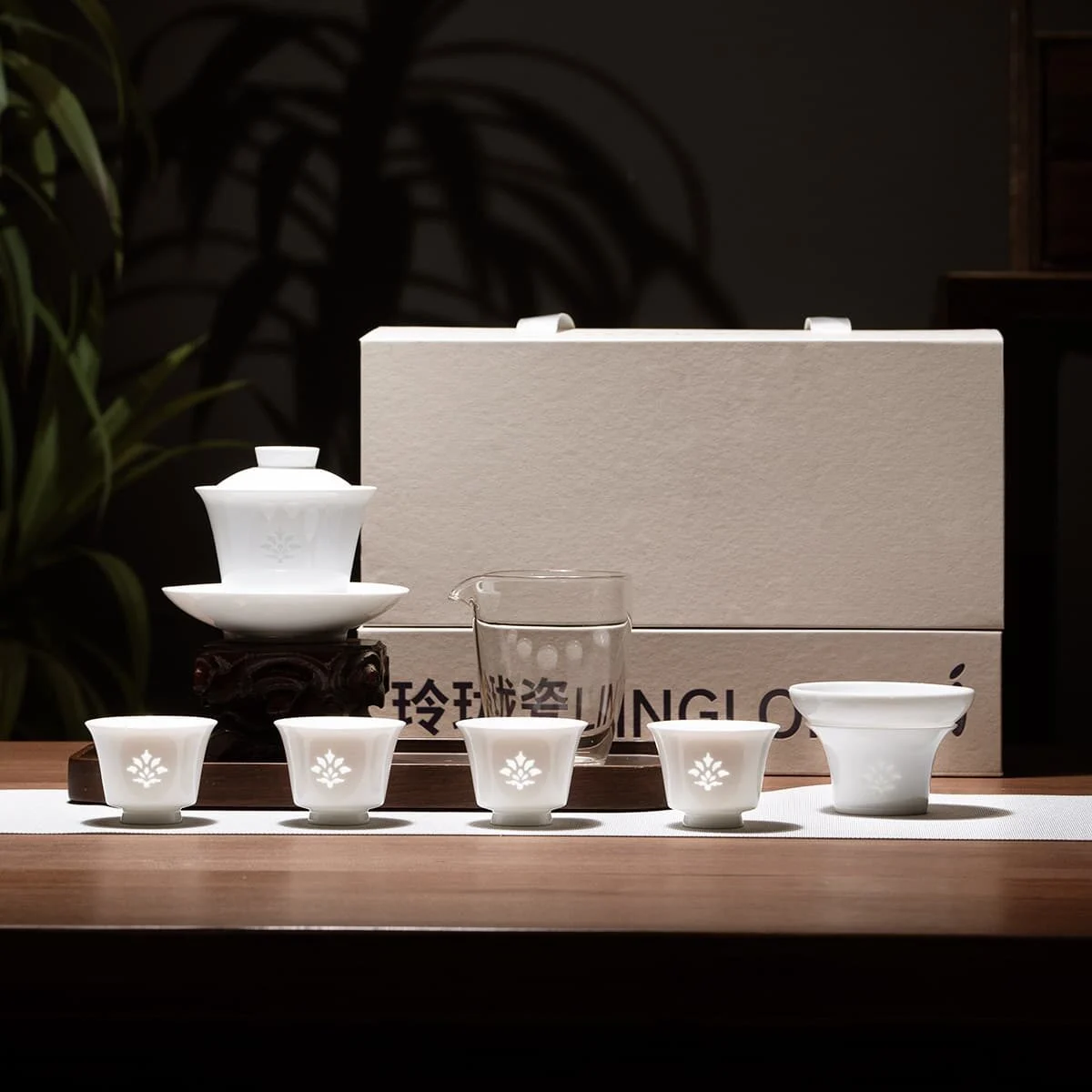 Linglong Porcelain Tea Set (1)