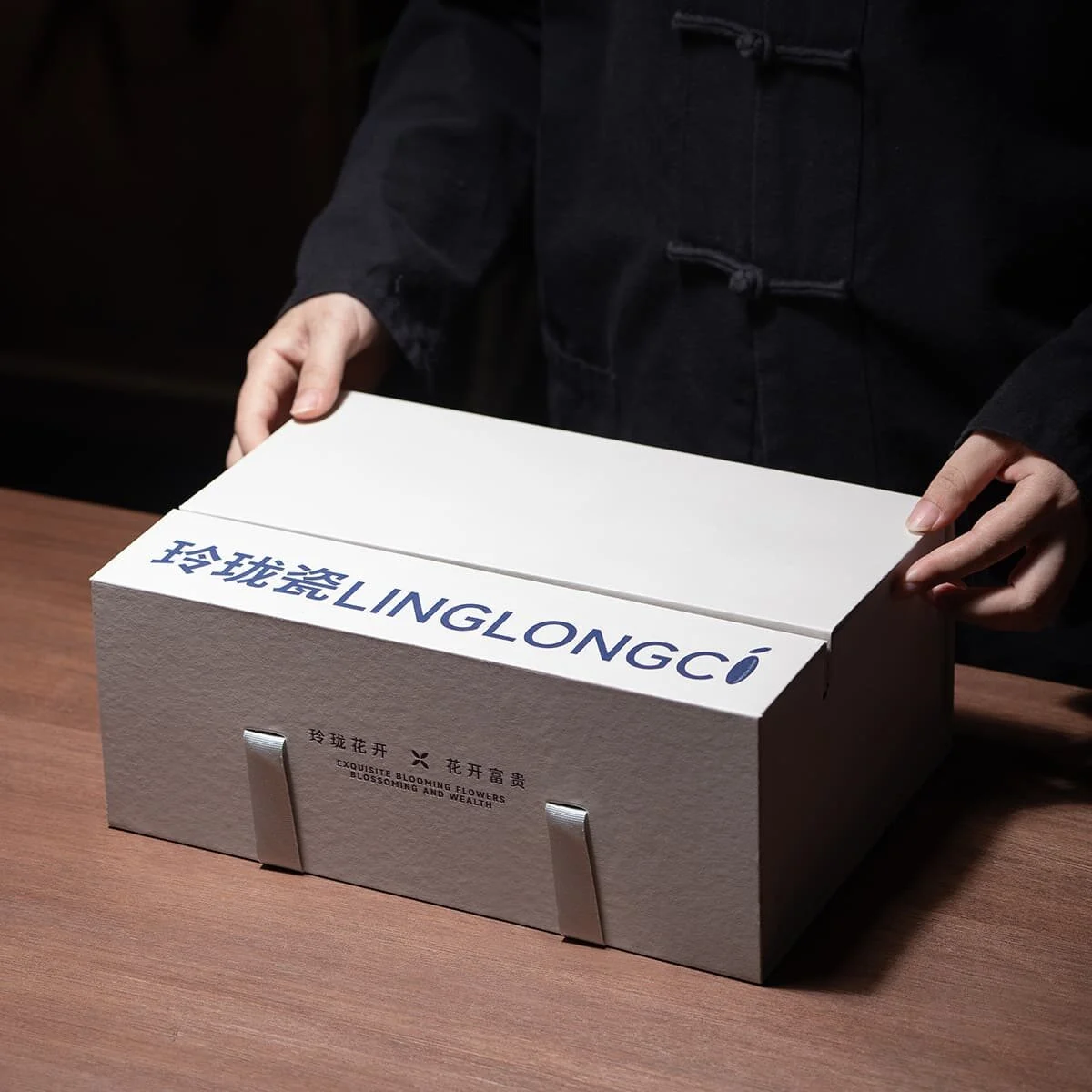 Linglong Porcelain Tea Set (2)