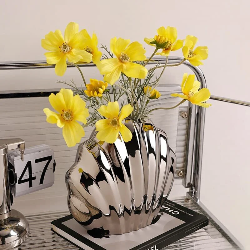 Madeleine Shaped Ceramic Vase With Iridescent Finish (5)