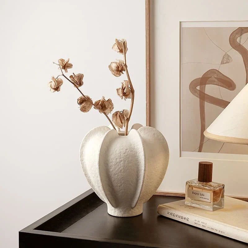 Minimalist White Starfruit Ceramic Vase (4)