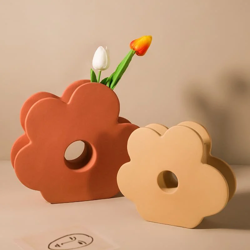 Morandi Flower Shaped Ceramic Vase (1)
