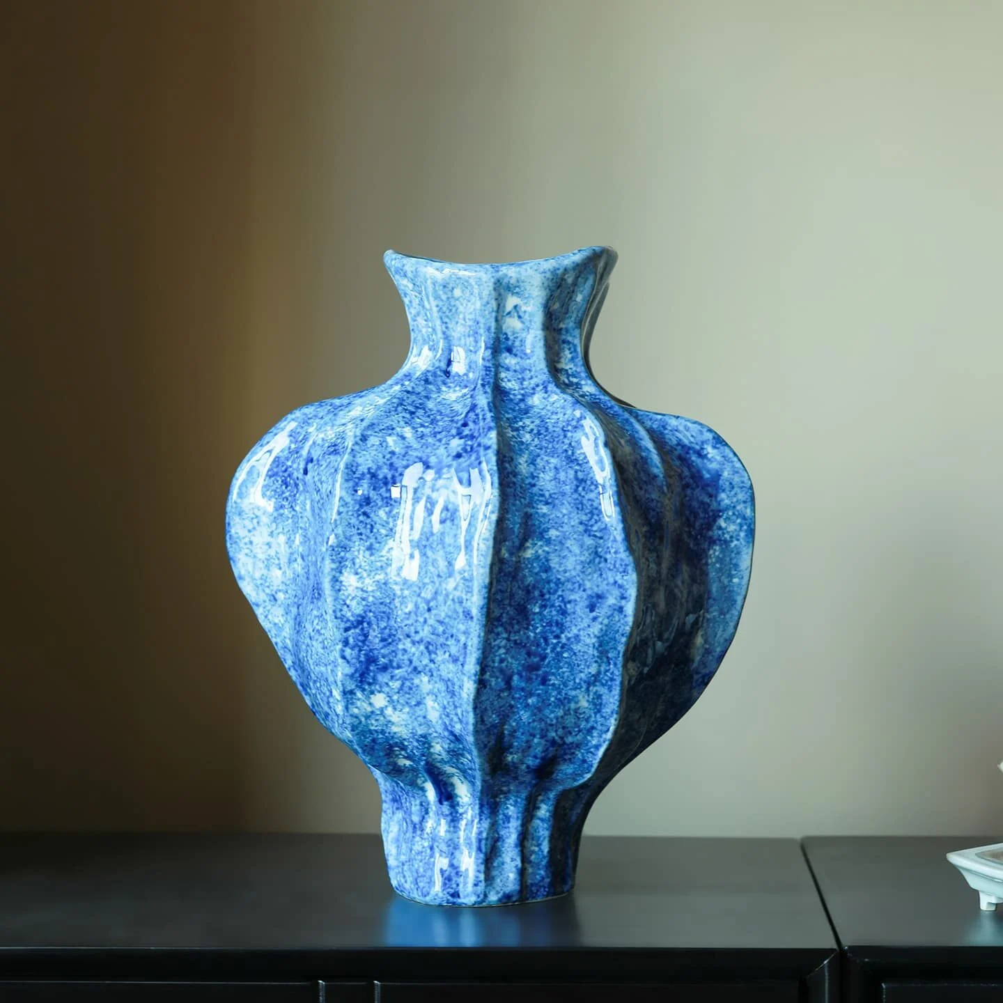 Retro Blue Starfruit Porcelain Vase (2)