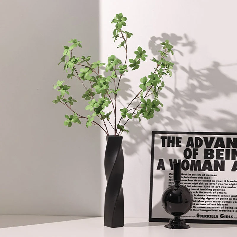 Twisted Square Ceramic Vase – Modern Geometric Design (3)