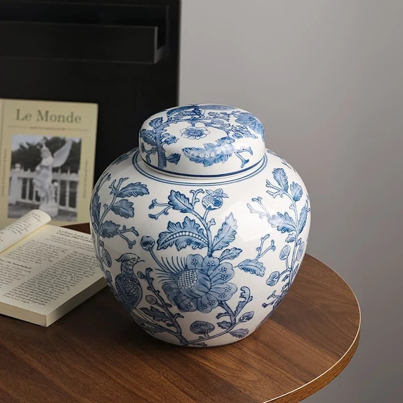 Vintage Blue & White Porcelain Vase – Classic Oriental Décor (2)