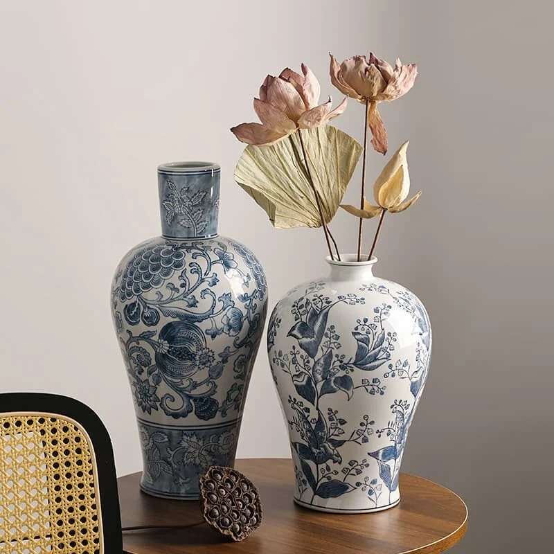 Vintage Blue & White Porcelain Vase – Classic Oriental Décor (3)