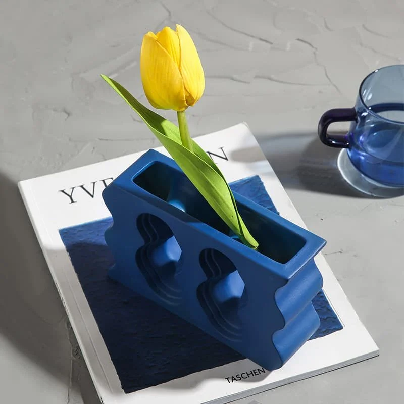 Memphis Art Ceramic Vase